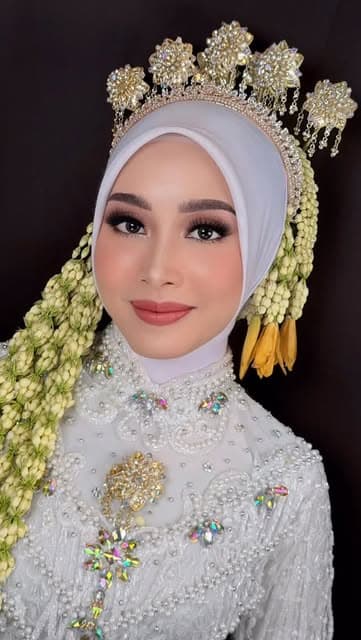 Serene Bride Look by Bonita